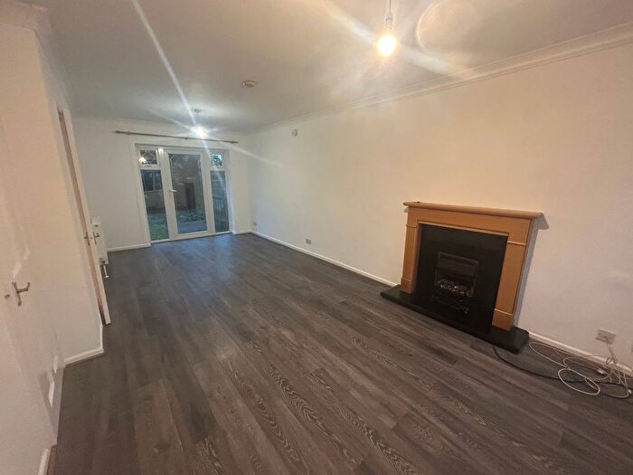 3 Bedroom Semi Detached House To Rent In Arundel Road, Willenhall, WV12