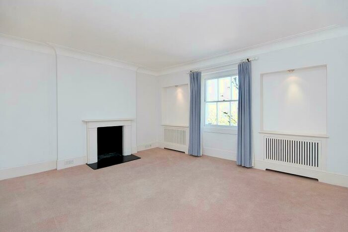 3 Bedroom Flat To Rent In Hamilton Terrace, NW8
