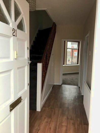 2 Bedroom Flat To Rent In Frinton Mews, Ilford IG2