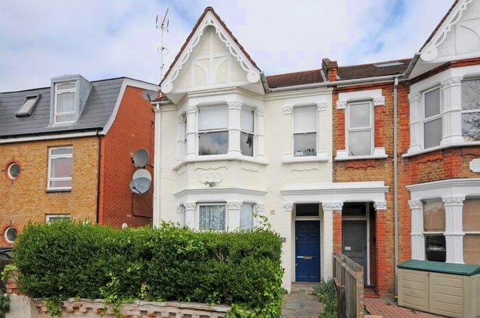4 Bedroom Maisonette To Rent In Regina Road, London, W13