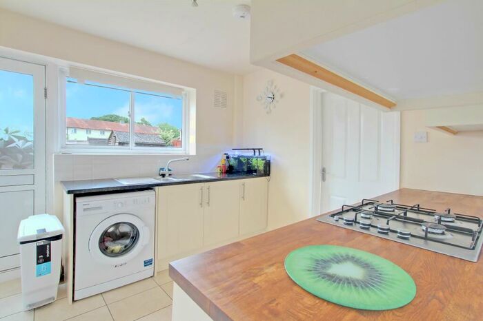 1 Bedroom Maisonette To Rent In Caffins Close, Northgate, RH10