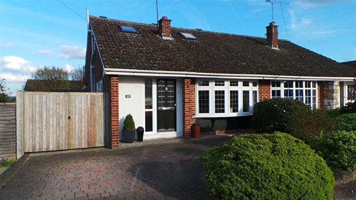 3 Bedroom Semi-Detached House To Rent In Bonney Grove, EN7