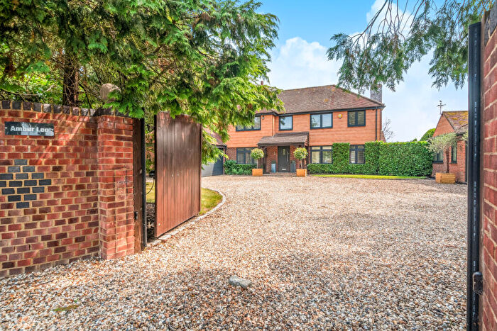 4 Bedroom Detached House For Sale In Burghfield, Reading, Berkshire, RG30
