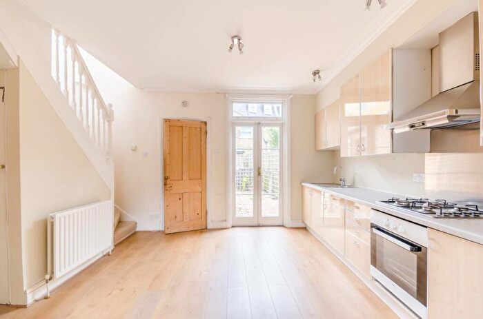 2 Bedroom House To Rent In Latchmere Road, Battersea, London, SW11