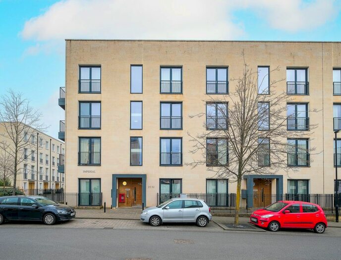 2 Bedroom Flat To Rent In Stothert Avenue, Bath, BA2