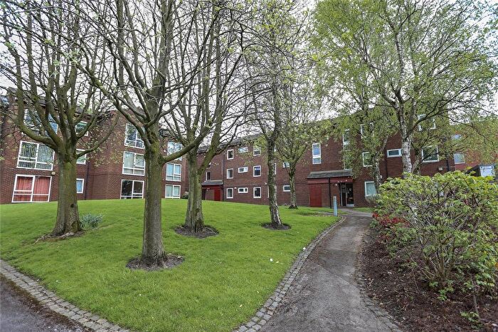 2 Bedroom Flat To Rent In Spathfield Court, Holmfield Close, Heaton Norris, Stockport, SK4