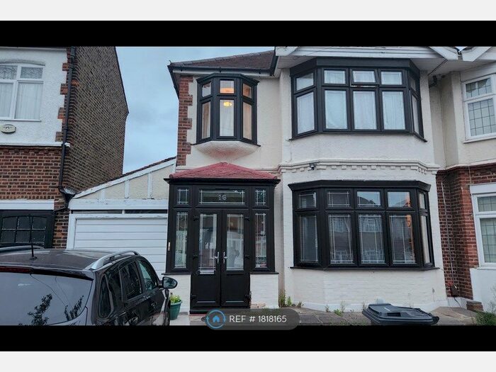 3 Bedroom Semi-Detached House To Rent In Fernhall Drive, Ilford, IG4