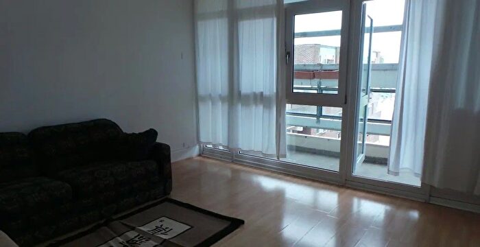 2 Bedroom Flat To Rent In Farthing Fields, London, E1W