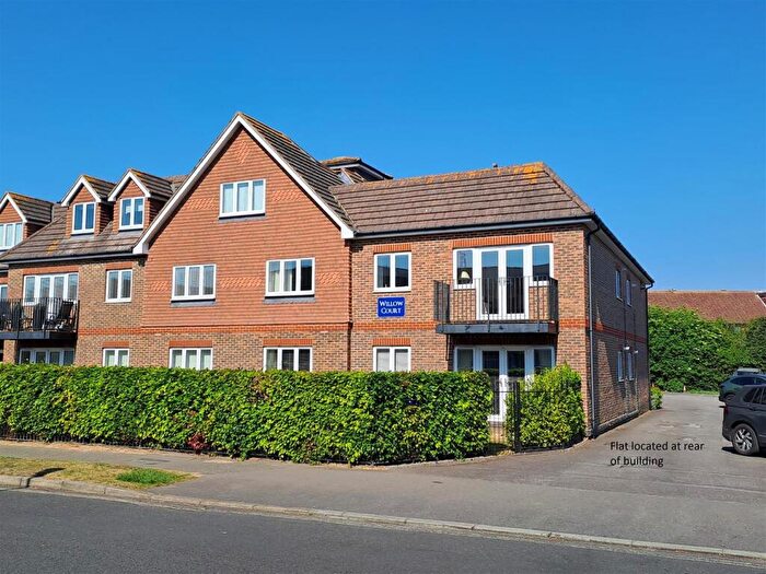 2 Bedroom Apartment To Rent In Woodlands Avenue, Rustington, BN16