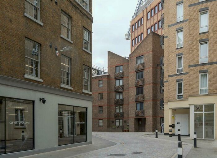 Flat To Rent In Aldersgate Court, Bartholomew Close, London, EC1A