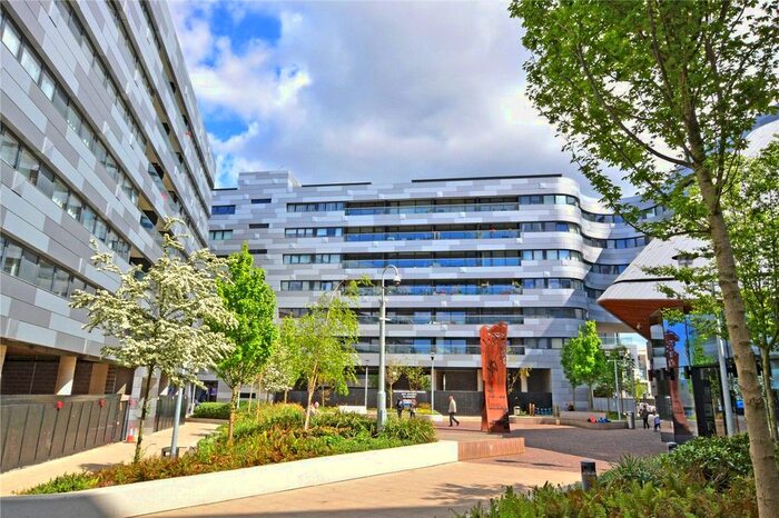 3 Bedroom Flat To Rent In Lambarde Square, Greenwich, London, SE10