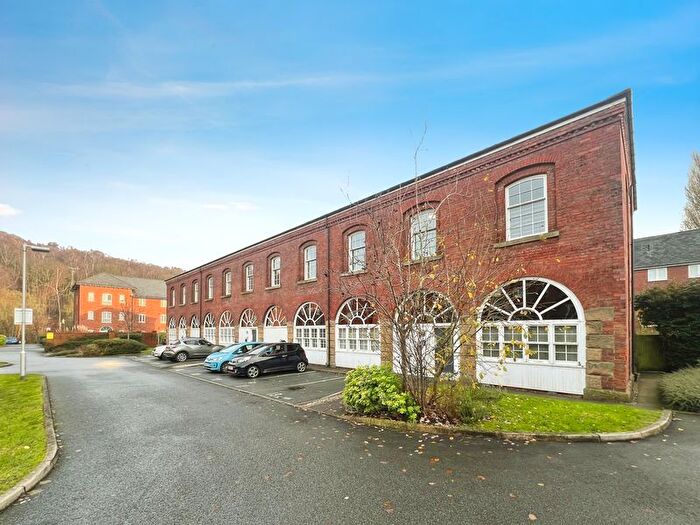 2 Bedroom Flat To Rent In Fletcher Court, Ringley Locks, Stoneclough, Radcliffe, Manchester, M26