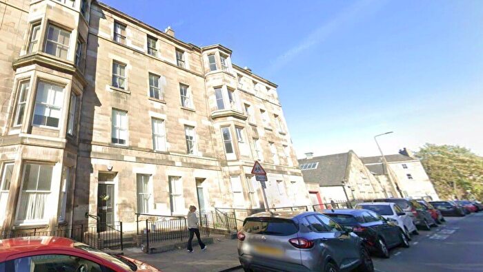 5 Bedroom Flat To Rent In L Bernard Terrace, Edinburgh, EH8