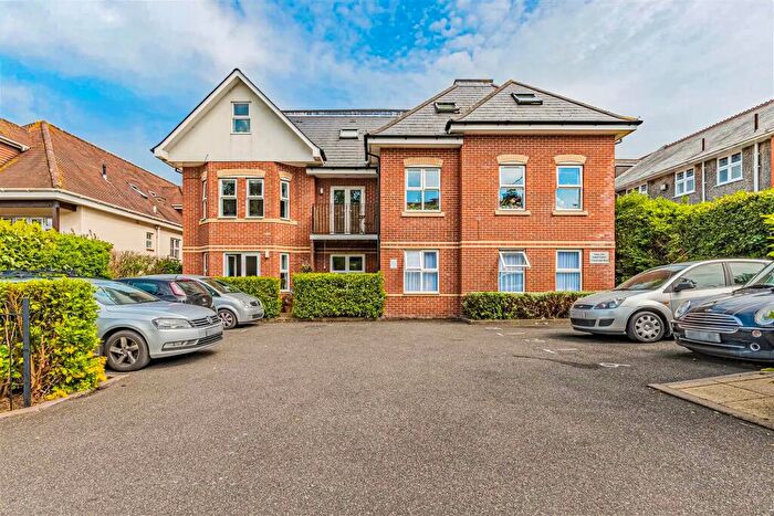 2 Bedroom Property To Rent In Cambridge Road, Bournemouth, BH2