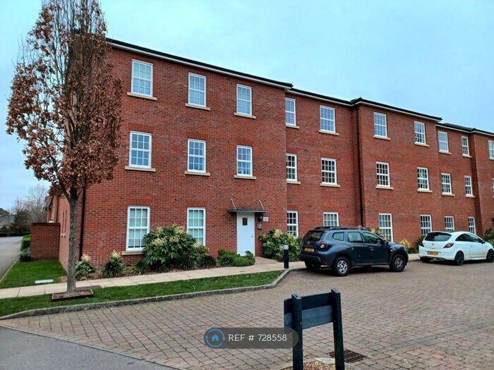 2 Bedroom Flat To Rent In North Square, Knowle, Fareham PO17