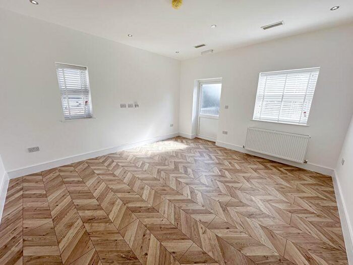 1 Bedroom Flat To Rent In Alpha Street North, Slough, SL1