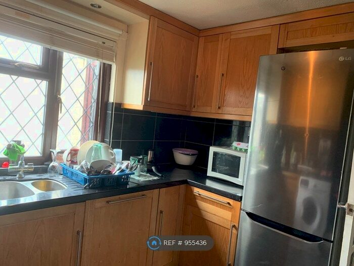 4 Bedroom Terraced House To Rent In Chigwell, Chigwell, IG7