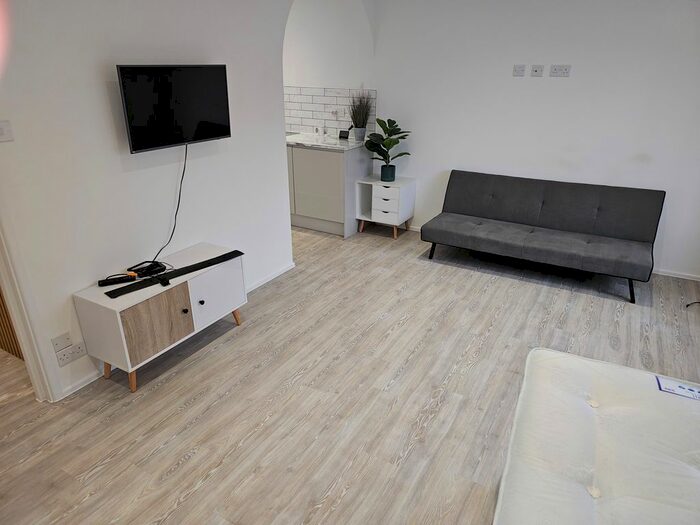 Studio To Rent In Coe Avenue, London, SE25