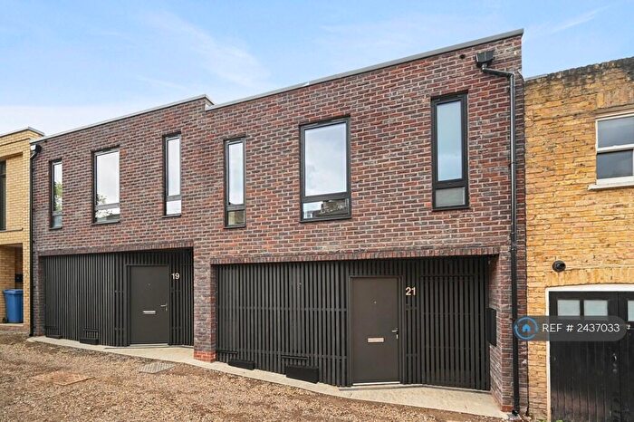 3 Bedroom Terraced House To Rent In Stories Mews, London, SE5