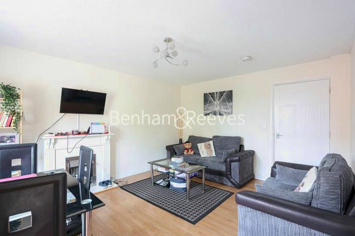 2 Bedroom Flat To Rent In Erebus Drive, Woolwich, SE28