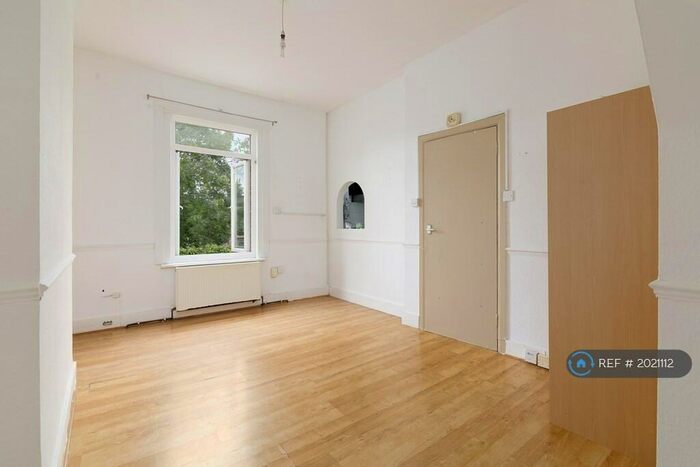 1 Bedroom Flat To Rent In West Green Road, London, N15
