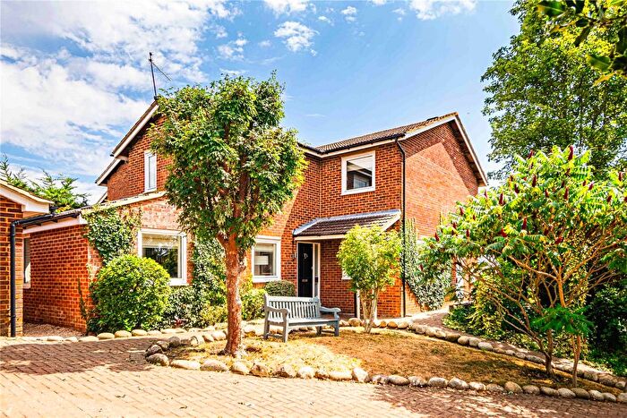 4 Bedroom Detached House For Sale In Haynes Mead, Berkhamsted, Hertfordshire, HP4