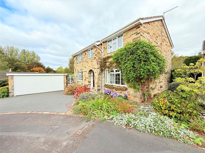 4 Bedroom Detached House For Sale In Hermitage Park, Fenay Bridge, HD8