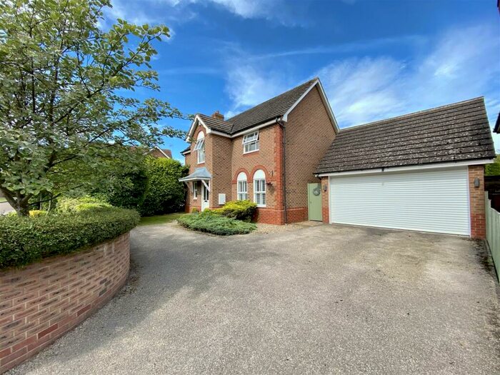 4 Bedroom Detached House For Sale In Ettersgill Drive, Darlington, DL3