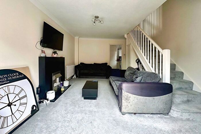 2 Bedroom End Of Terrace House For Sale In Bracklesham Close, Southampton, SO19