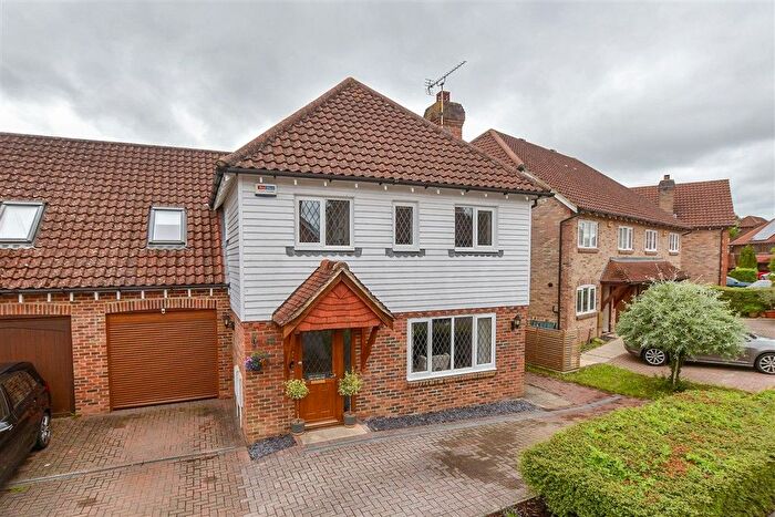 5 Bedroom Detached House For Sale In Brisley Court, Kingsnorth, Kent, TN23