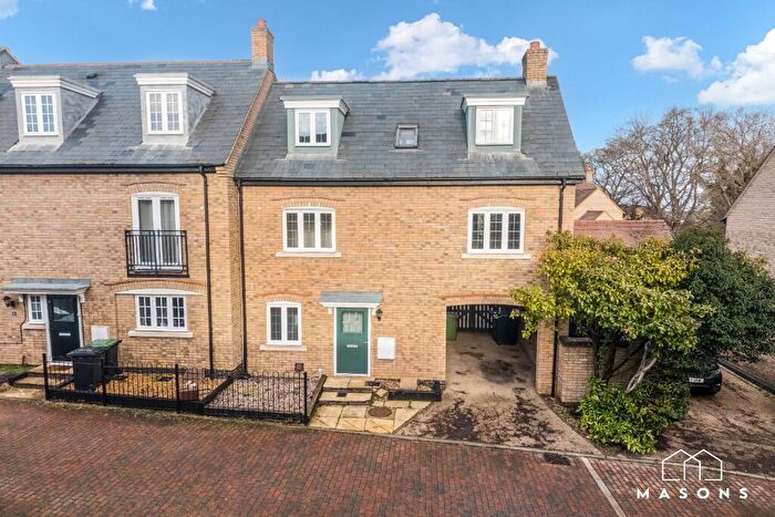 4 Bedroom Town House To Rent In Gladstone Drive, SG5