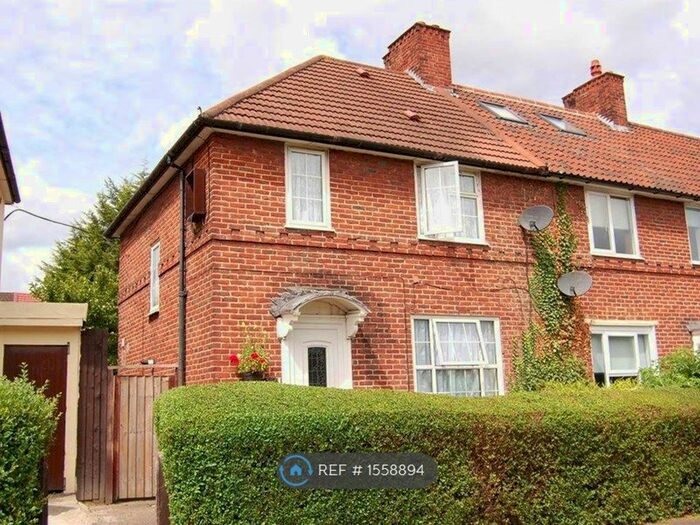 3 Bedroom Semi-Detached House To Rent In St. Helier Avenue, Morden, SM4