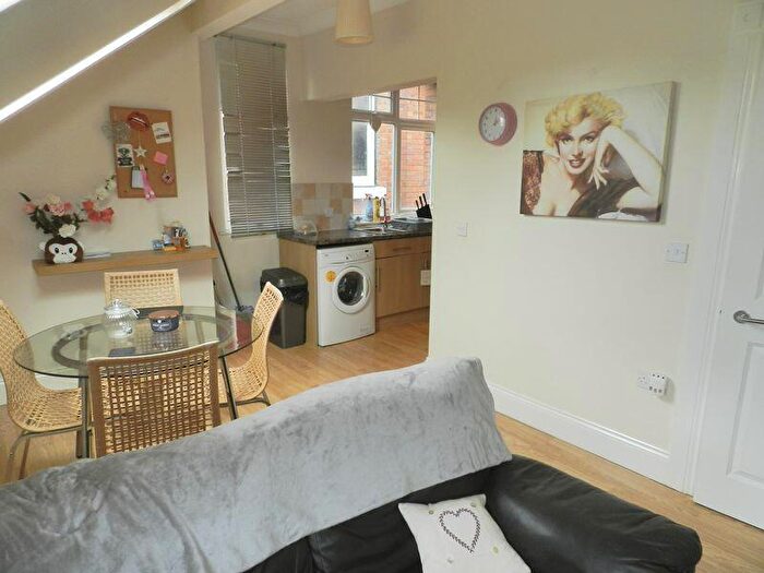 1 Bedroom Flat To Rent In Otley Road, Leeds, LS16