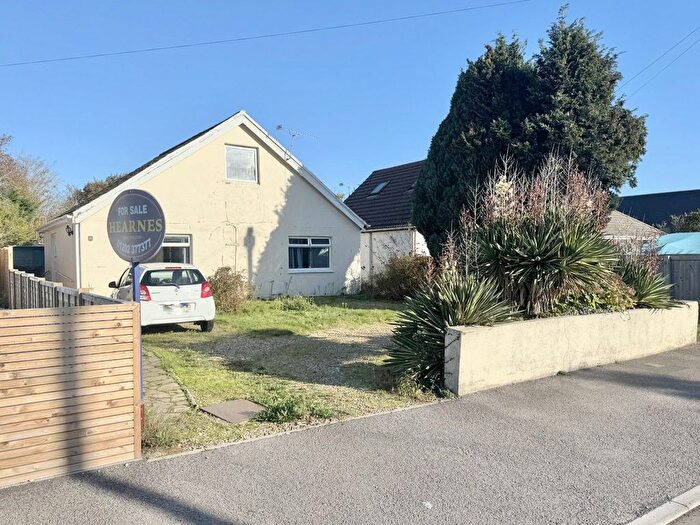 3 Bedroom Chalet For Sale In Lulworth Avenue, Hamworthy, Poole, BH15