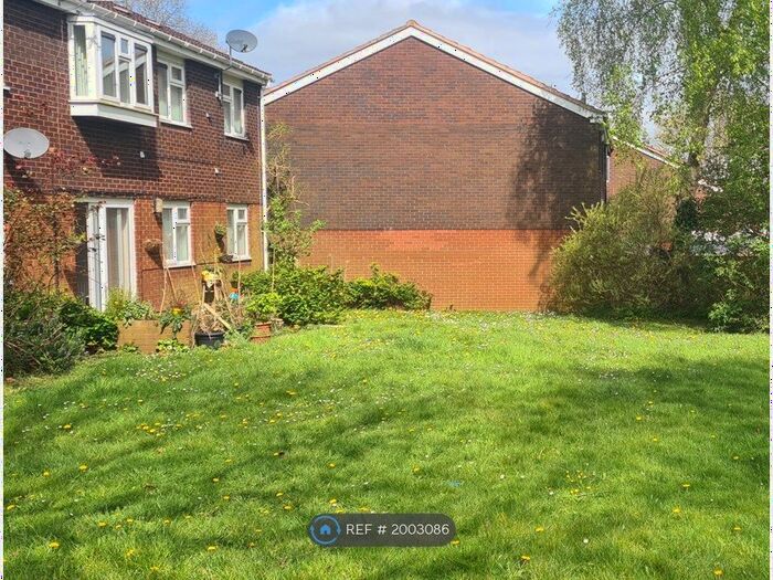 2 Bedroom Flat To Rent In Bardwell Close, Wolverhampton, WV8