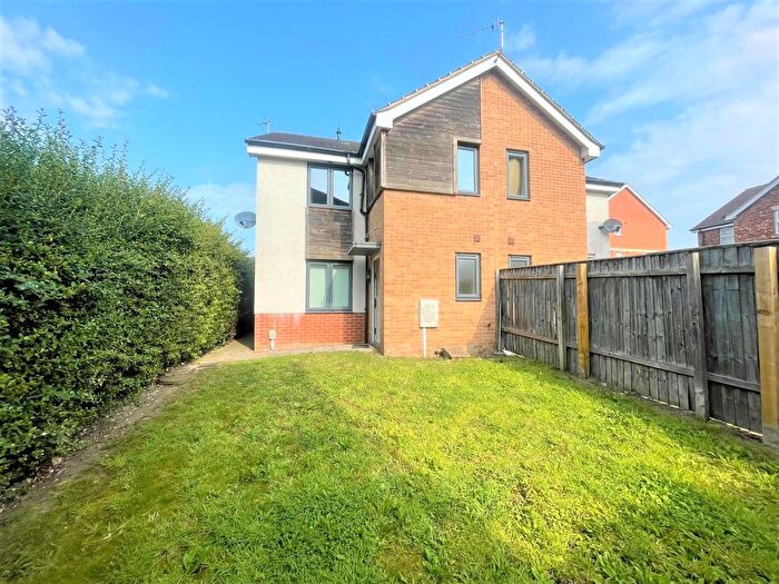 2 Bedroom Terraced House To Rent In Whistler Close, Brough, HU15