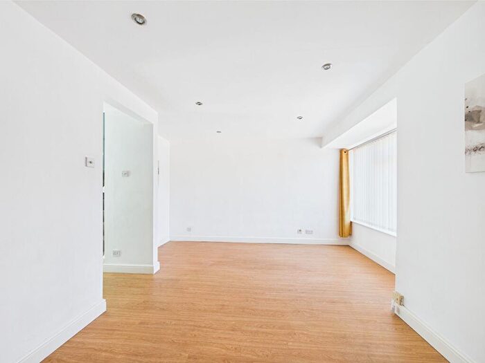 2 Bedroom End Of Terrace House For Sale In Baristow Close, Chester, CH2