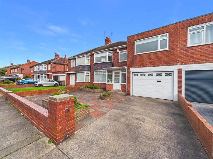 4 Bedroom House To Rent In West Dene Drive, North Shields, NE30