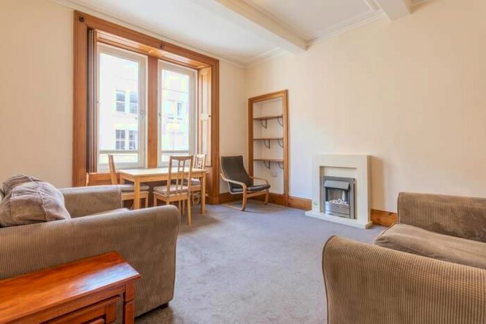 2 Bedroom Flat To Rent In Caledonian Place, Edinburgh, EH11