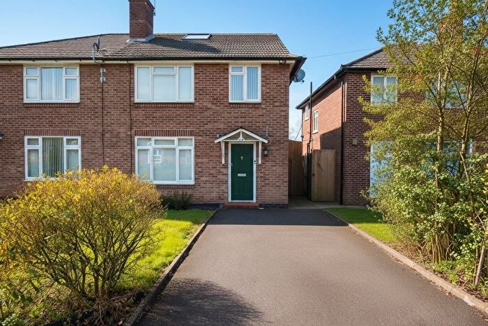 4 Bedroom Semi Detached House For Sale In Featherstone Gardens, Borehamwood, WD6