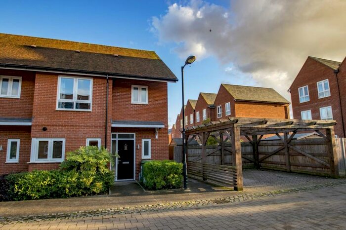 3 Bedroom End Of Terrace House To Rent In Ruttle Close, Cholsey, Wallingford, OX10