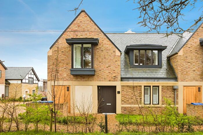 2 Bedroom End Terrace House For Sale In Ardingly Road, Lindfield, Haywards Heath, RH16