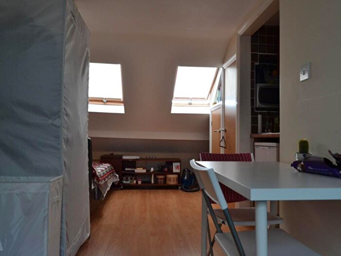 Studio To Rent In Moy Road, Roath, Cardiff, CF24