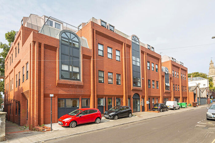 2 Bedroom Flat To Rent In Trelawny House, Surrey Street, St. Pauls, BS2