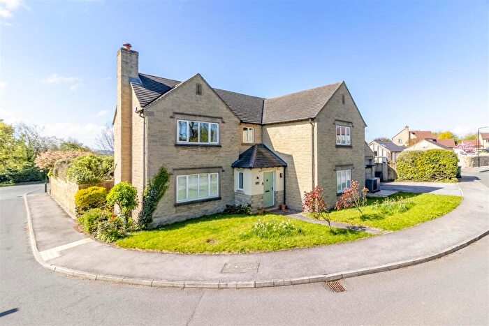 4 Bedroom Detached House For Sale In Hilton Grange, Bramhope, Leeds, LS16