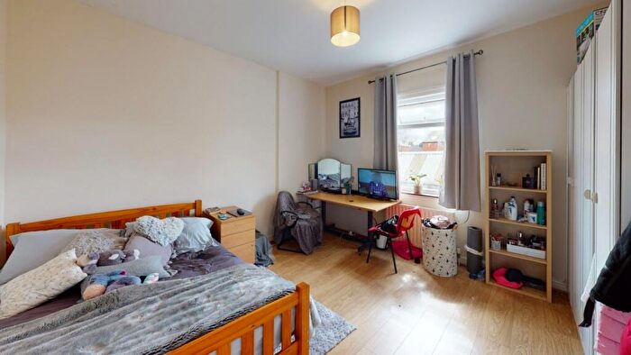 2 Bedroom Flat To Rent In Forest Road East, Nottingham, NG1