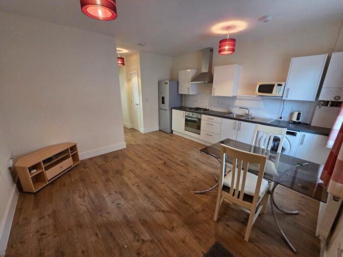1 Bedroom Flat To Rent In Hamilton Court, LU1