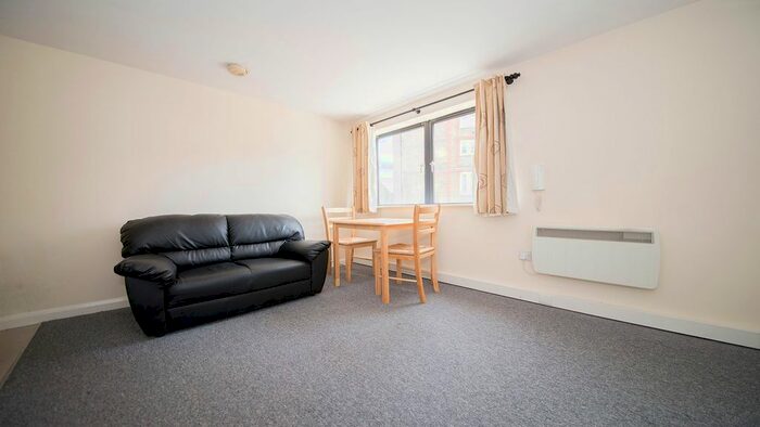 Studio To Rent In Hornsey Road, Holloway, London, N7