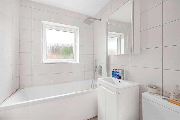2 Bedroom End Of Terrace House For Sale In Pope Road, Bromley, BR2