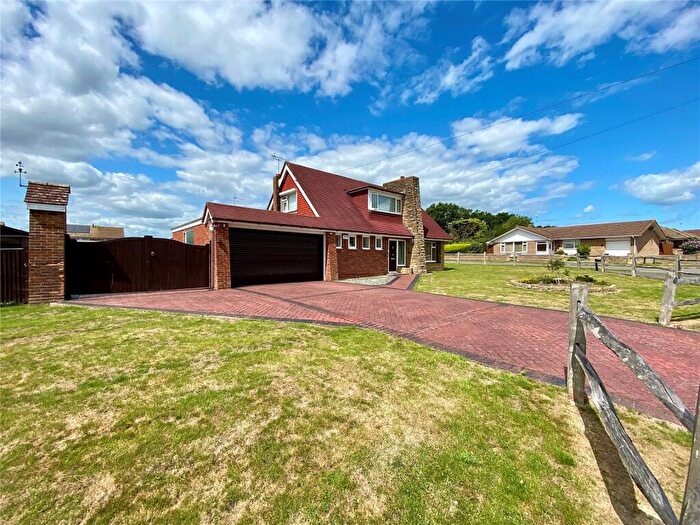 3 Bedroom Detached House For Sale In Summerfields Avenue, Hailsham, East Sussex, BN27
